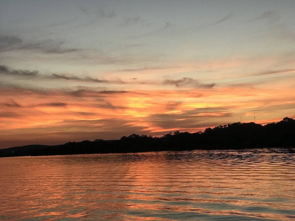 Privathaus im Resort in der Nähe unseres herzförmigen Pools. in Llano County