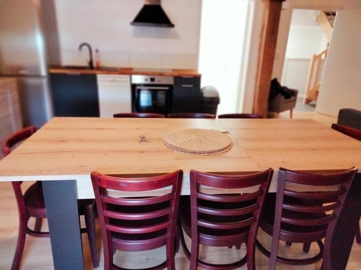 Appartement entier, Grand appartement de 3 chambres moderne et spacieux, entièrement meublé in Trévenans, Territoire de Belfort