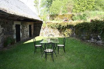 Chambre d’hôte pour 4 personnes, avec jardin à Saint-Bonnet-de-Salers