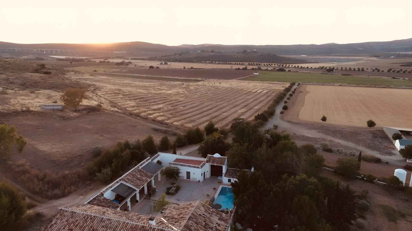 Holiday Home 'Cortijo Caracate' with Mountain View, Wi-Fi and Air Conditioning in Archidona, Málaga Province