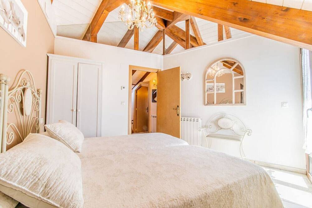 Rural Duplex in the Pyrenees - Garden and Parking in Sabiñánigo, Spanish Pyrenees