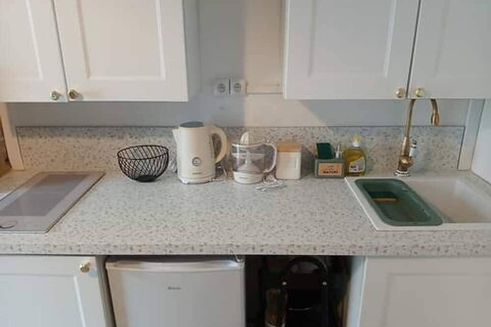 Modern studio with private garden - Cure thermale Saint-Honoré-les-Bains in Saint-Honoré-les-Bains, Morvan Regional Nature Park