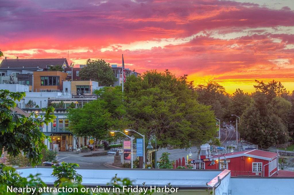 Ganze Wohnung, Harbor View Condo im Herzen von Friday Harbor! - (Blue Water Suite) in Friday Harbor, San Juan Island