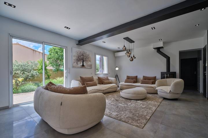 Location de vacances pour 14 personnes, avec jardin et jacuzzi, animaux acceptés à Aureille - 4