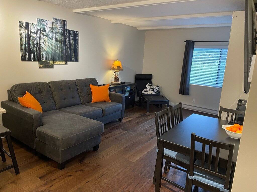 Ganze Wohnung, Hemlock Haven | Ski-in/out, Hot tub, Sauna, Pool, Wi-Fi, Bbq, Games Room, 2Queen in Fraser Valley Regional District