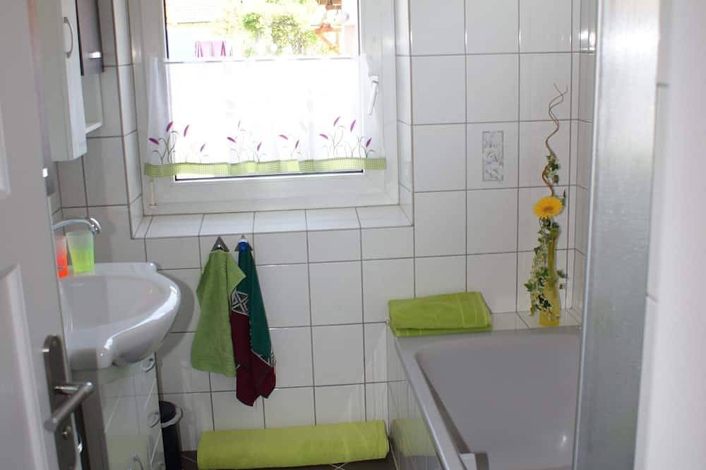 Ganze Wohnung, Ferienwohnung, Terrasse, Wandern, Radweg, Main,Spessart, Gästehaus in Marktheidenfeld, Spessart-Mainland