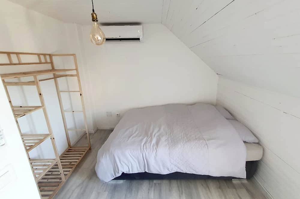 Apartamento entero, L'Efficient Aparthotel: Charming Accommodations in Brive in Brive-la-Gaillarde, Brive-la-Gaillarde region