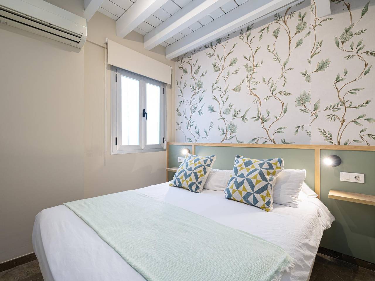 Entire holiday apartment, H2Granada Just Refusbished - Parking Optional in Realejo-San Matías, Granada