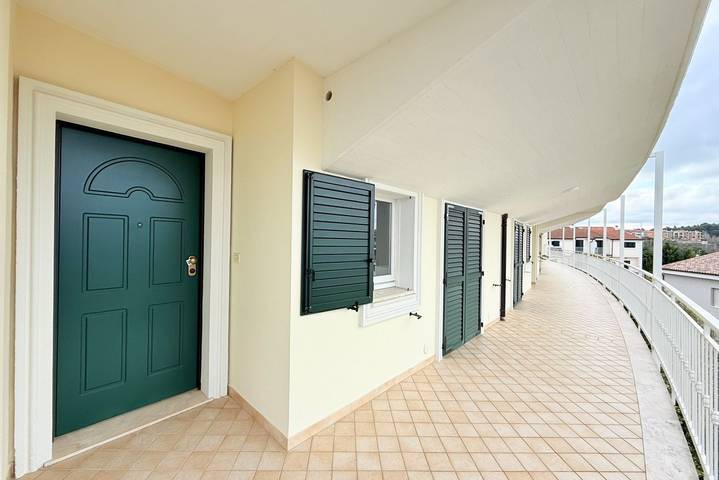 Entire apartment, P076 - Porto Recanati, comfortable three-room apartment with terrace and washing machine in Porto Recanati, Adriatic Coast Marken