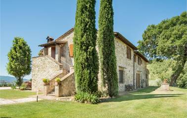 Holiday Rental for 11 People in Monte Castello di Vibio, Terni Province, Photo 2