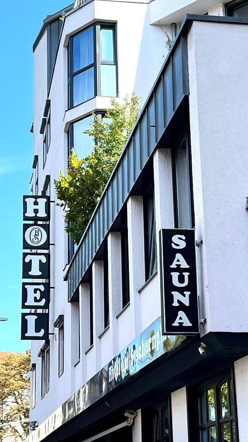 Hotel für 10 Personen, mit Balkon und Terrasse sowie Sauna in Düsseldorf - 4
