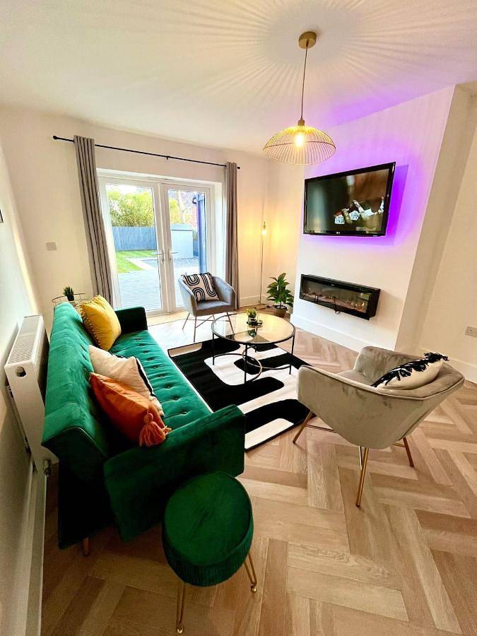 Holiday rental for 7 people, with garden in Stoke-on-Trent