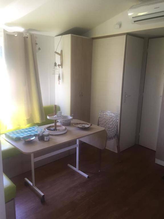 Parc de vacances pour 4 personnes, avec vue et jardin dans Macinaggio - 2