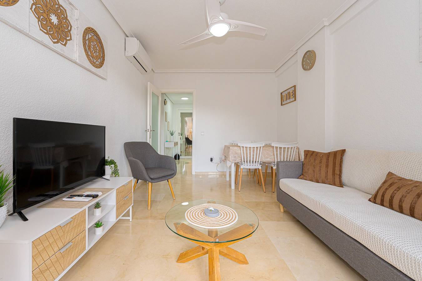 Geheel appartement, Appartement 'Capitolio 1g' met uitzicht op de bergen, Wi-Fi en airconditioning in L'Albir, L'Alfàs del Pi