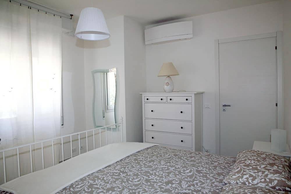 Entire apartment, Villa Schiaffino Fancy First Floor Apartment in Deiva Marina, Riviera di Levante