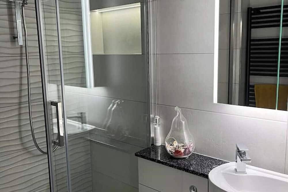 Entire apartment, Stylish Seafront Flat & Balcony: Something Special in Merseyside