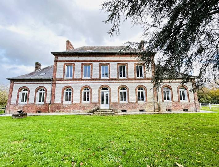 Gîte pour 26 personnes, avec jardin et terrasse, animaux acceptés à Le Héron - 2