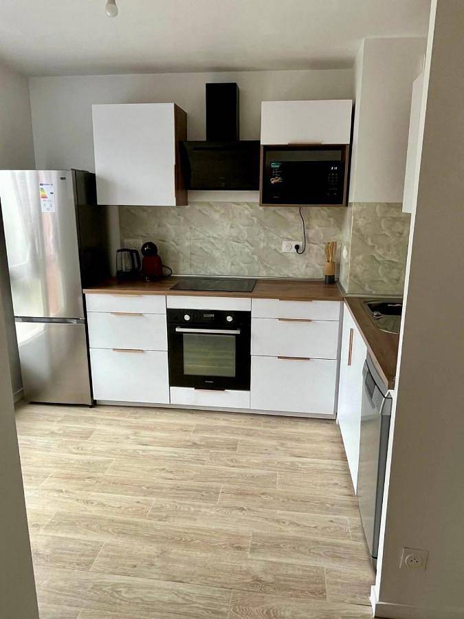 Gîte pour 8 personnes, avec Balcon ainsi que Terrasse et Vue à Pontoise - 3