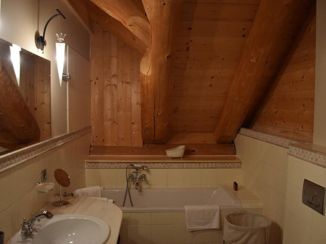 Einzigartiges Designer Log House "Chalet Caprea" in Bad Kleinkirchheim, Nockberge