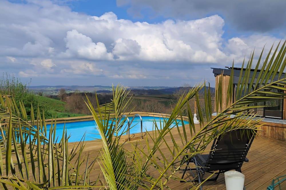 Le gite loustaou d'élisa piscine jacuzzi billard babyfoot fête evjf evjg mariage in Lestelle-Bétharram, Béarn