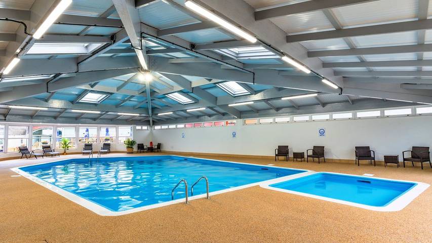 Ferienhaus für 6 Personen, mit Pool und Terrasse sowie Garten in Cornwall