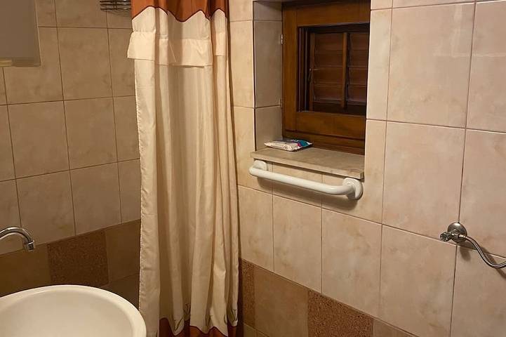 Ganze Wohnung, 2-Zimmer-Ferienwohnung mit Terrasse und Meerblick Sutivan, Brac in Sutivan, Brac