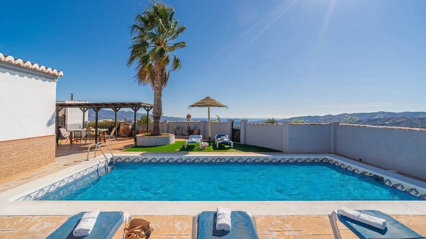Chalet para 6 personas, con Balcón/Terraza y Piscina en Axarquía - 2