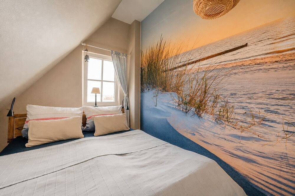 Schwankes \"Seeadler\" Vacation Home - Thatched-roof House with Sauna & Fireplace on Rügen in Ummanz, Ruegen