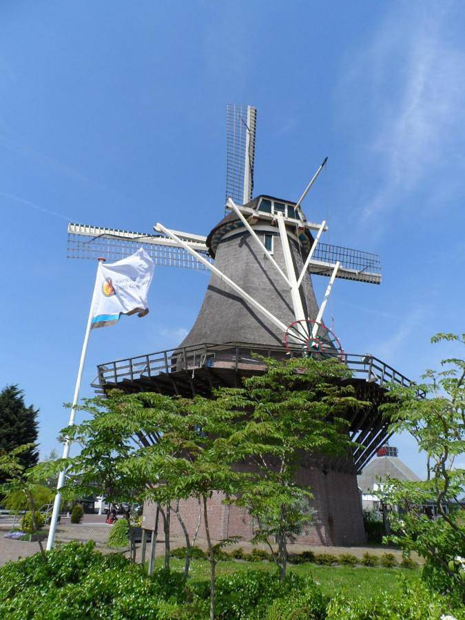 B&b voor 4 personen, with Terras and Tuin as well as Uitzicht in Sloten