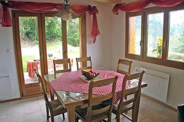 Location de vacances pour 6 personnes, avec terrasse et balcon/terrasse à Chamoson