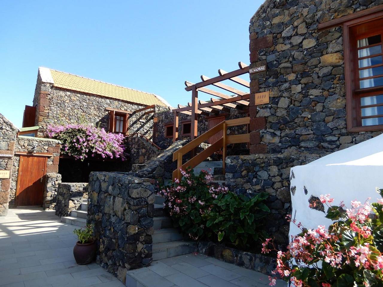 Casa Rural 'El Moral' con Vista al Mar, Terraza Compartida y Wi-Fi in El Mocanal, Valverde