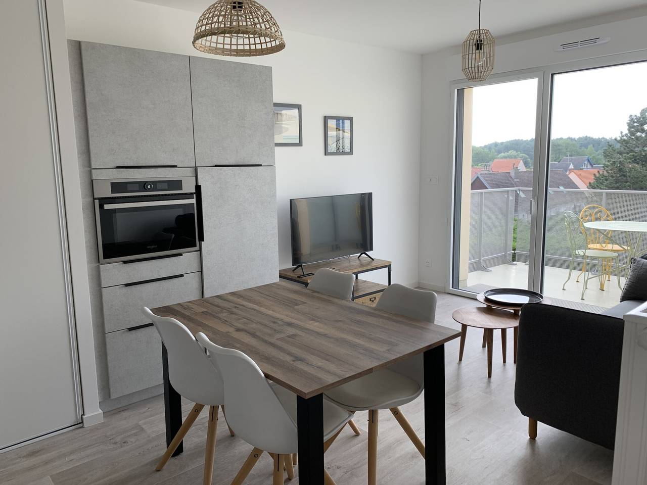 Entire apartment, Cozy 1Br Apartment in Central Fort-Mahon-Plage with Private Parking in Fort-Mahon-Plage, Abbeville region