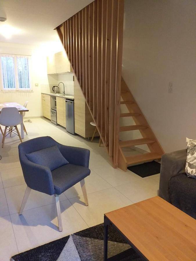 Gîte pour 4 personnes, avec Terrasse dans Charmes (Côte-d'Or)