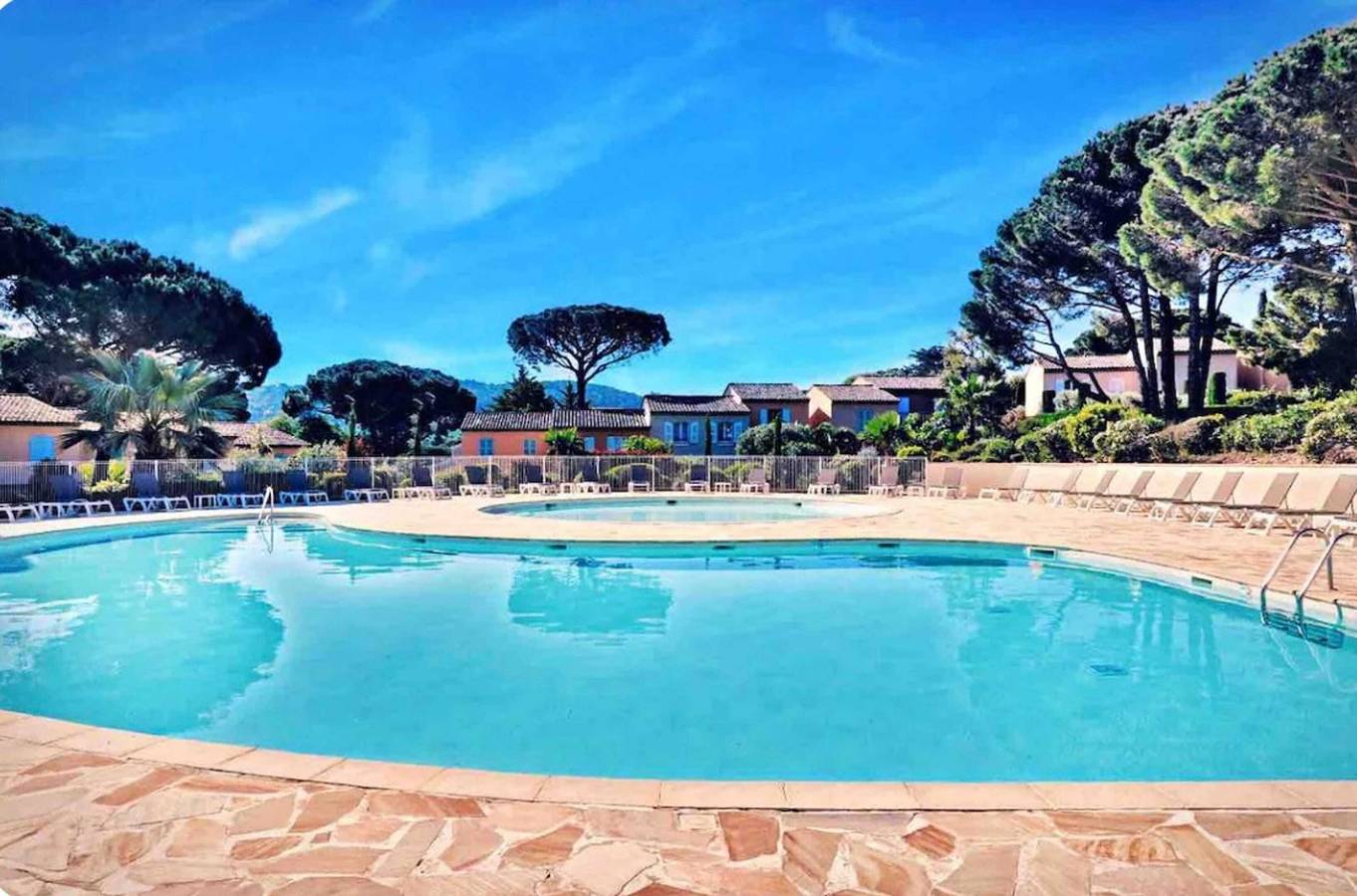 Geräumiges Haus mit Gemeinschaftspool in Gassin in Gassin, Draguignan Region