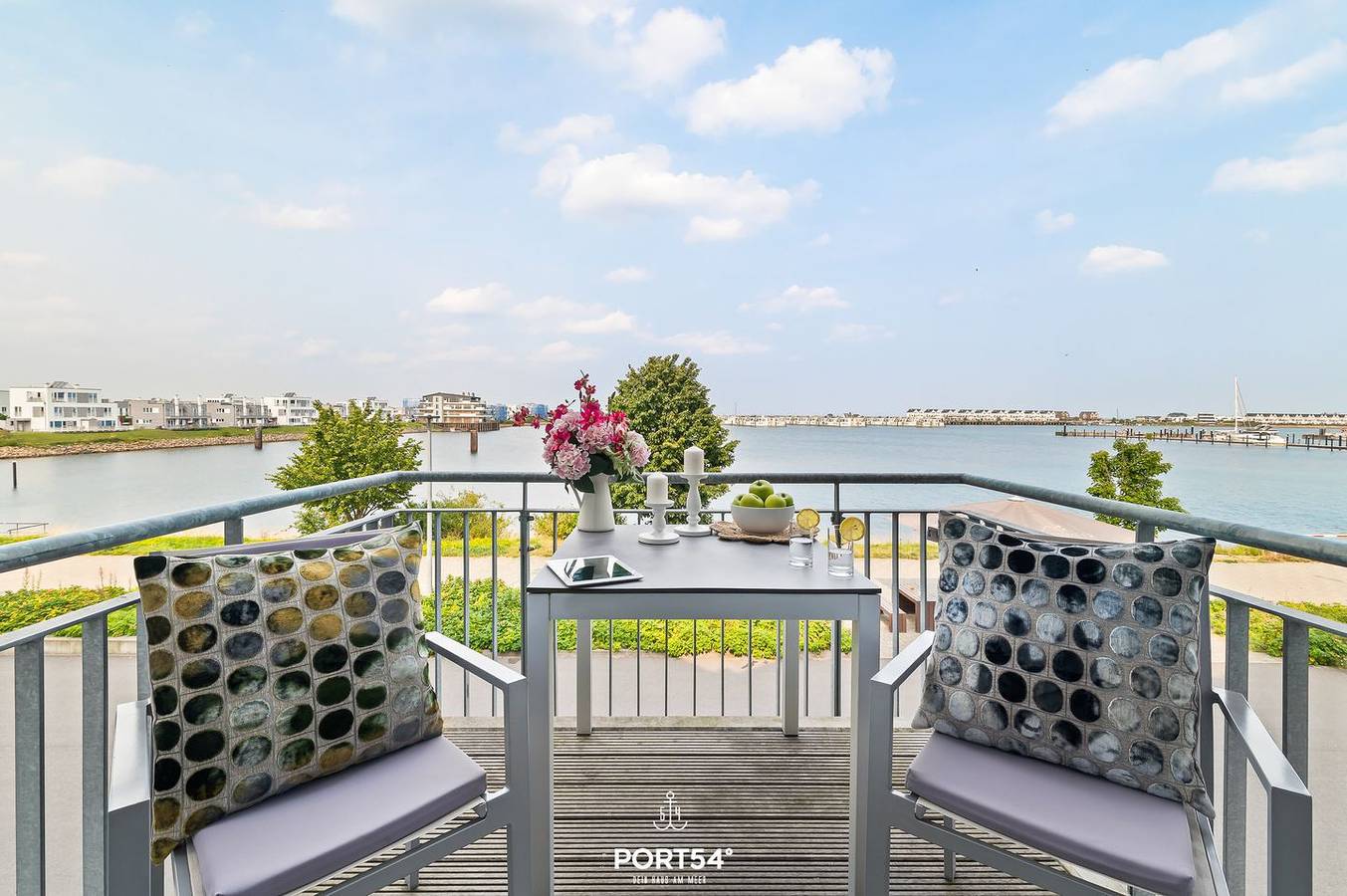 Ganze Wohnung, Harbour Side - direkt am Wasser, 1.Stock, Dusche, Balkon, Grill, Pkw-Stellplatz in Olpenitz, Kappeln