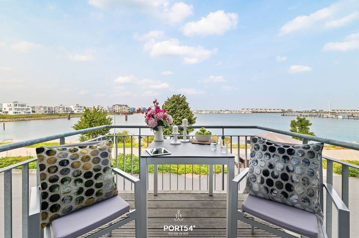 Ganze Wohnung, Harbour Side - direkt am Wasser, 1.Stock, Dusche, Balkon, Grill, Pkw-Stellplatz in Olpenitz, Kappeln