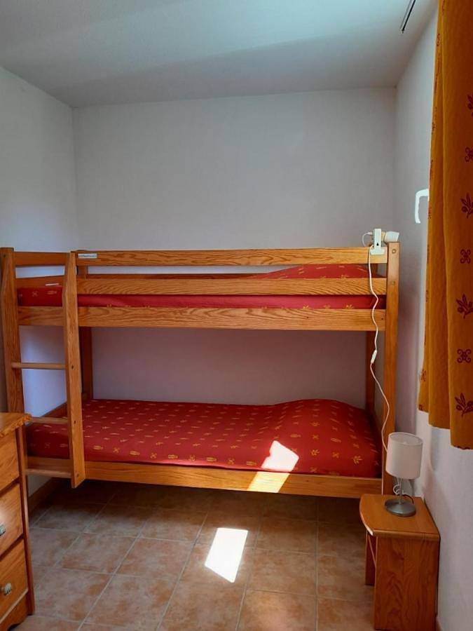 Gîte pour 8 personnes, avec Balcon et Terrasse ainsi que Vue sur le lac et Vue dans Lac de la Raviège - 4