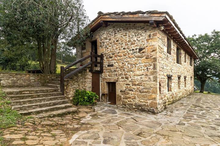 Casa rural para 8 personas, con jardín en Valle del Pas