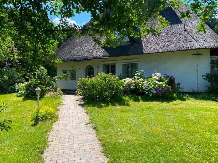 Ferienhaus für 4 Personen, mit Balkon und Terrasse sowie Garten und Ausblick in Leck