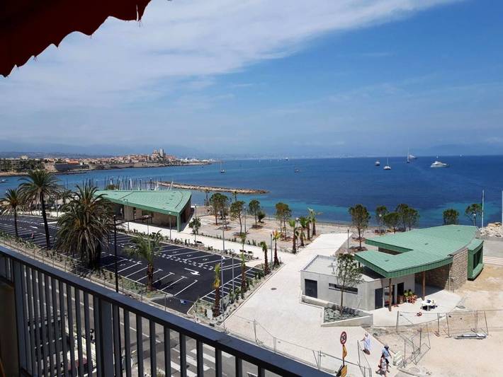 Gîte pour 4 personnes, avec terrasse et vue dans Plage de la Salis - 2