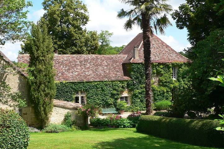 Location de vacances pour 10 personnes, avec Jardin à Liorac-sur-Louyre