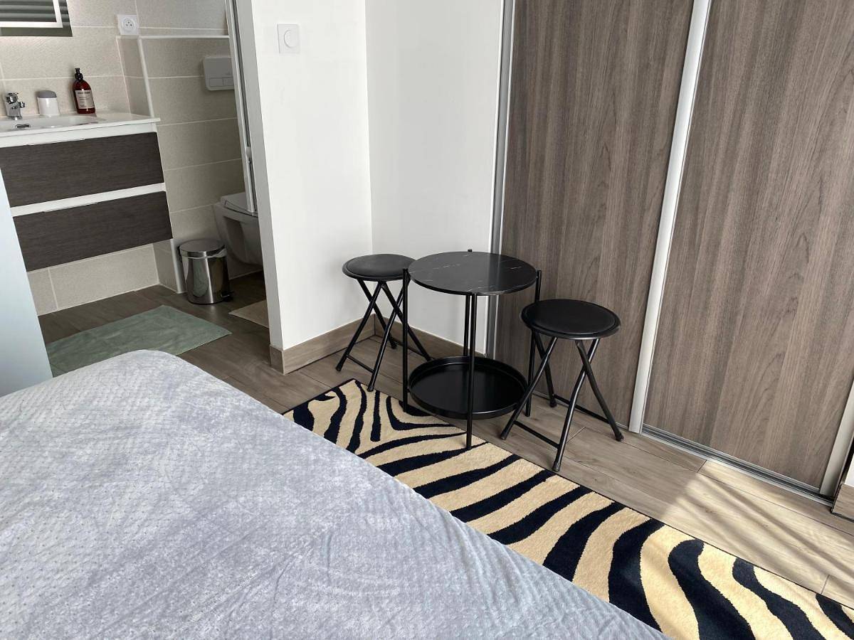 Studio et chambres V I P in Sérignan, Côte méditerranéenne (France)