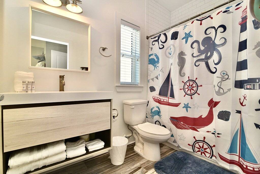 Spring Break, Steps to Sand & Pool: Fully Loaded in Gulf Shores, Mobile Bay