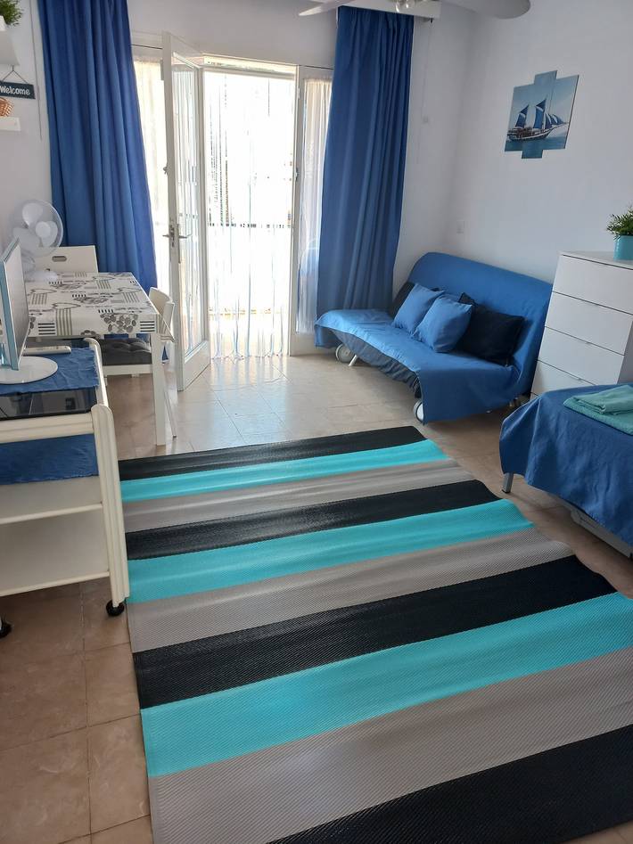 Estudio entero, Estudio Brisa Mediterránea - a 1 min de la playa in Platja de l'Estany - el Mas Mel (Calafell), Calafell