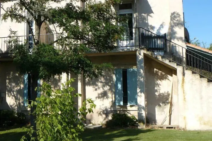 Appartement entier, Manade Blanc élevage de taureaux et de chevaux de race camargue in Arles, Côte méditerranéenne (France)