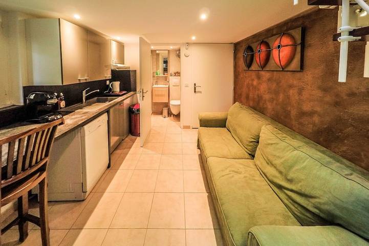 Appartement entier, Studio Rdc Dans Villa, jardinet, 50 m de la mer,bassin/piscine, sans vis-à-vis. in Saint-Aygulf, Fréjus
