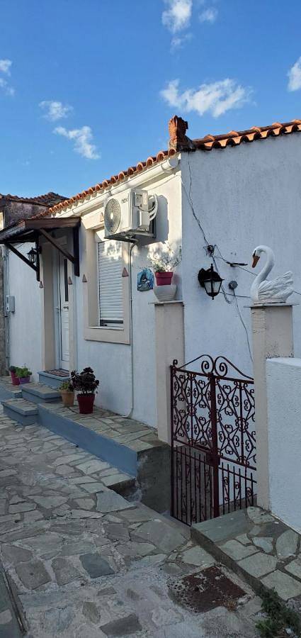 Maison d’hôte pour 5 personnes, avec vue sur le lac ainsi que vue et jardin