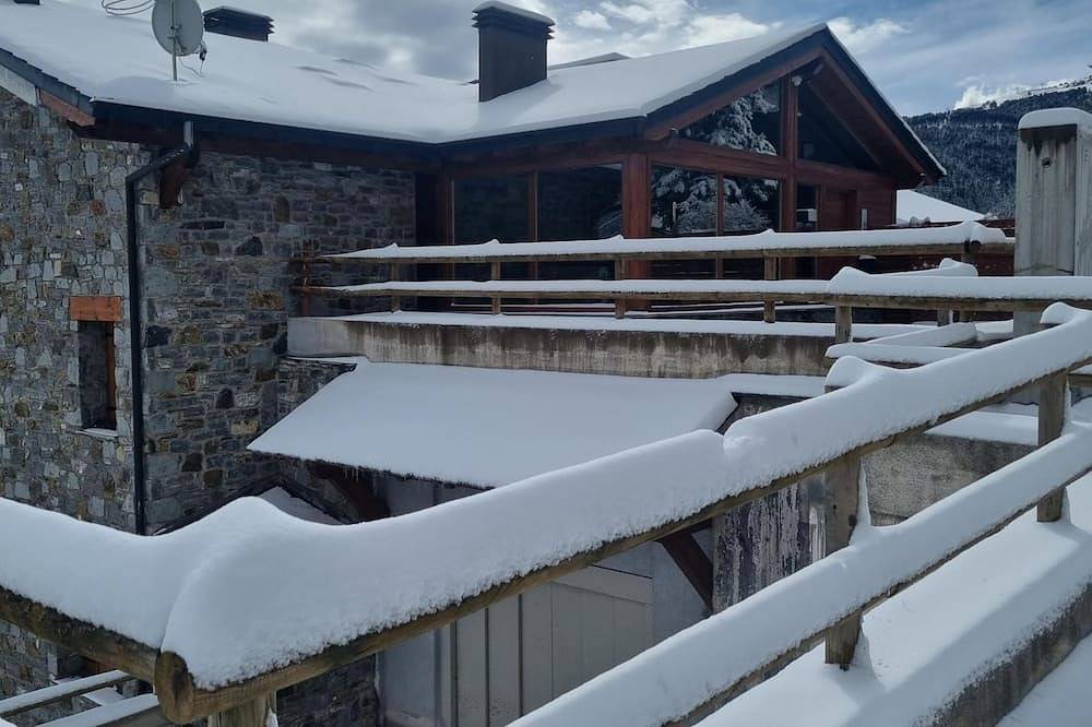 Entire apartment, Apartment 2 rooms Fireplace, Views & very close to Slopes in La Molina, Alp