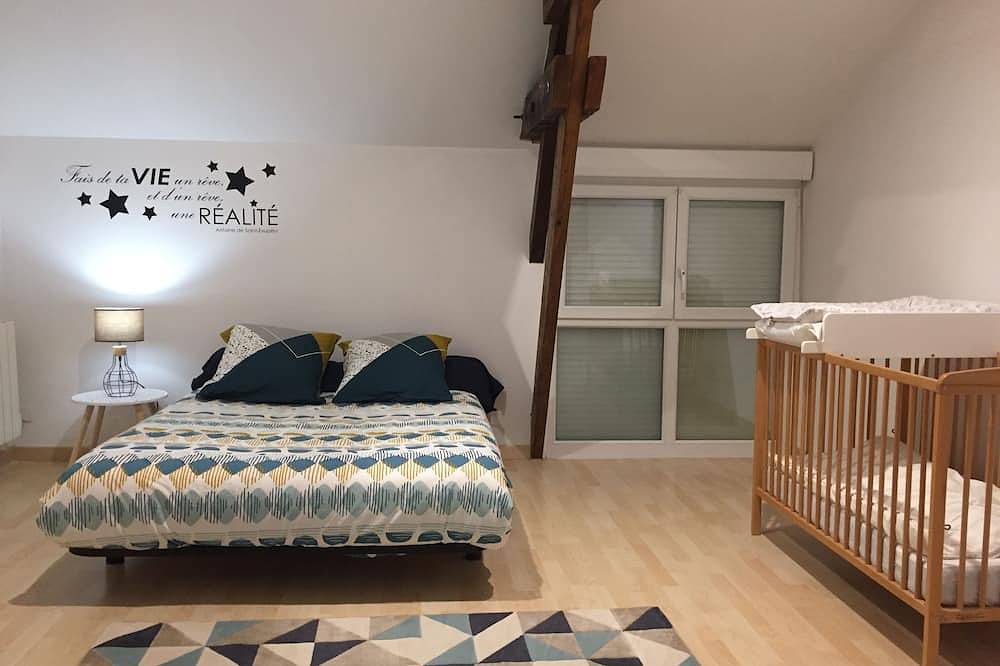 House f3 bis, whole, near downtown in the heart of the bay of Mt Saint Michel in Avranches, Mont-Saint-Michel Bay