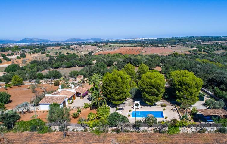 Luxuriöses Apartment mit Pool, AC & Grill | Nähe Stadtzentrum | Kostenloses WiFi in Llubí, Mallorca Inselmitte